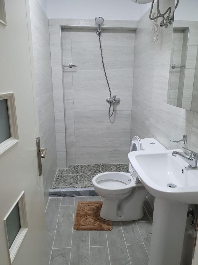 21-Rooms Tirana Esterno foto
